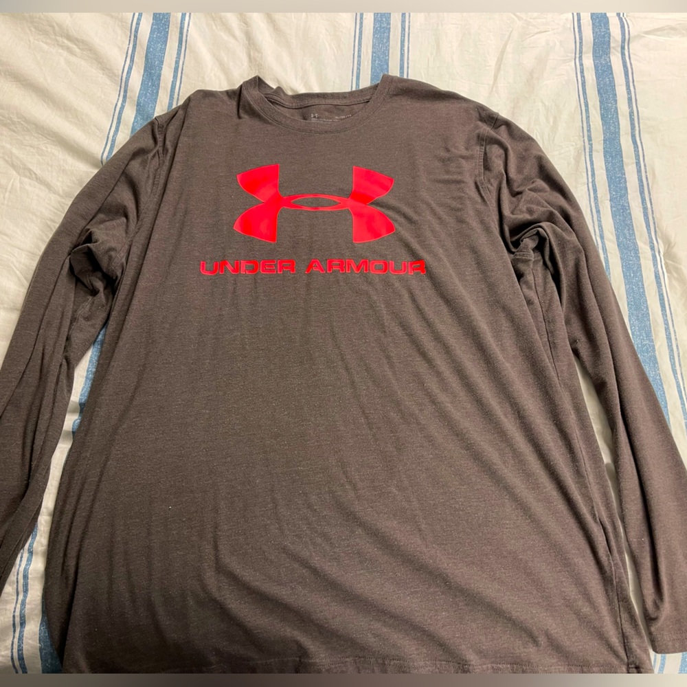 Under Armor long sleeve tshirt
